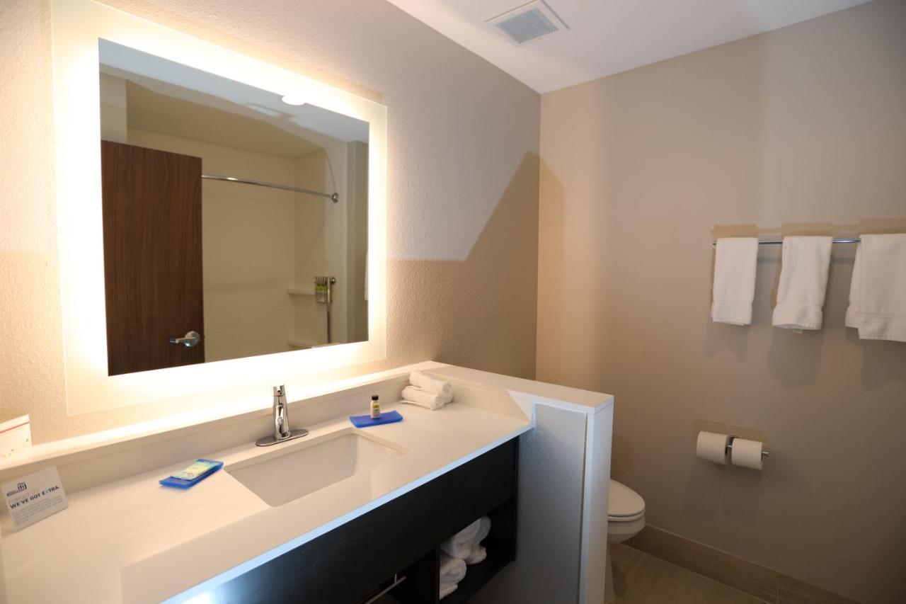 Holiday Inn Express & Suites - Forney By Ihg Bagian luar foto